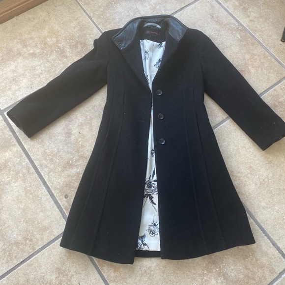 Girls coat - Picture 2 of 8